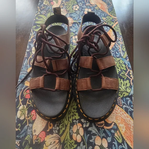 NEW Dr. Martens Brown Strappy Nartilla Platform Sandals Brown SIZE 8 - Picture 3 of 7